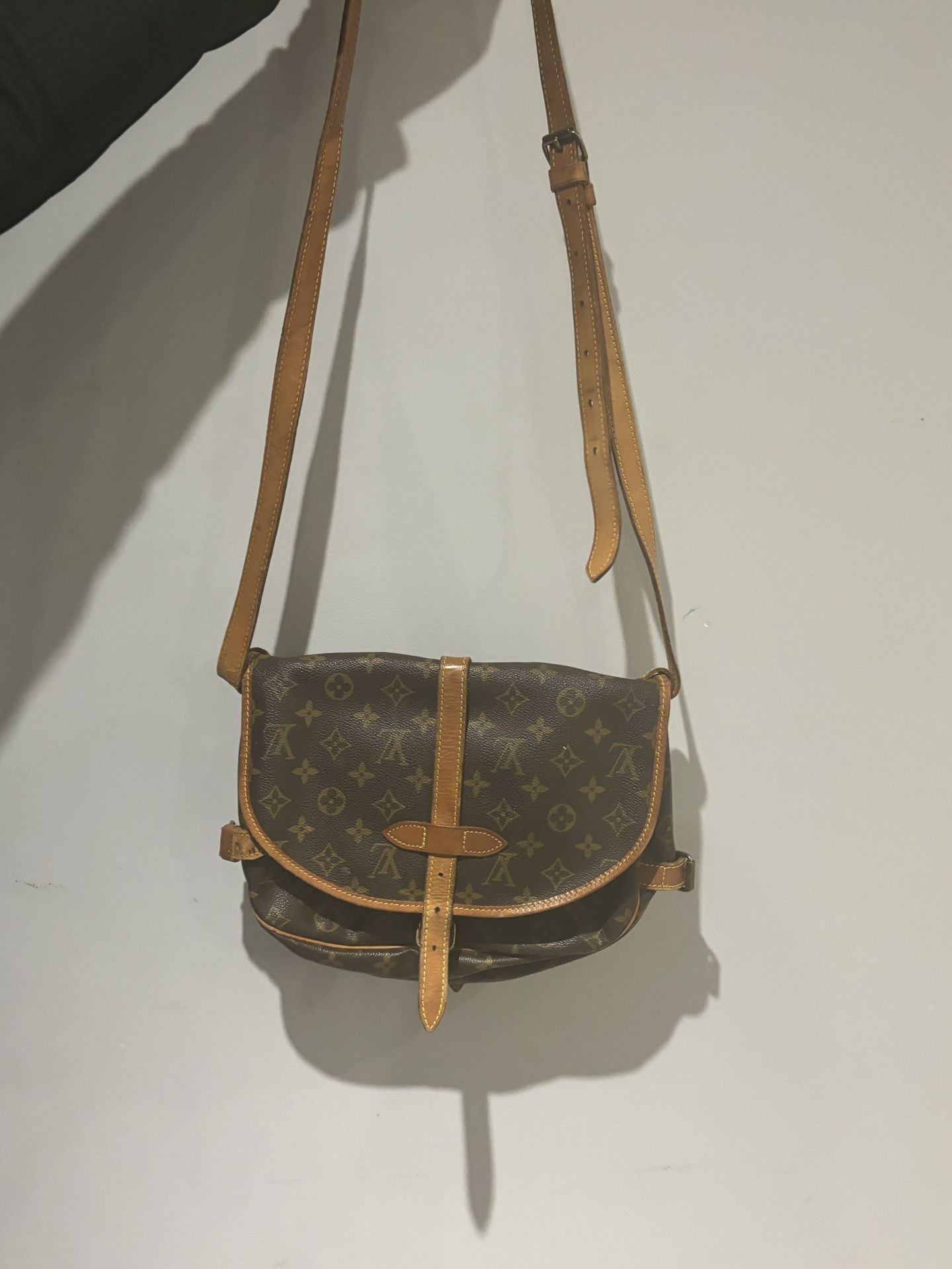 Authentic louis Vuitton bag  