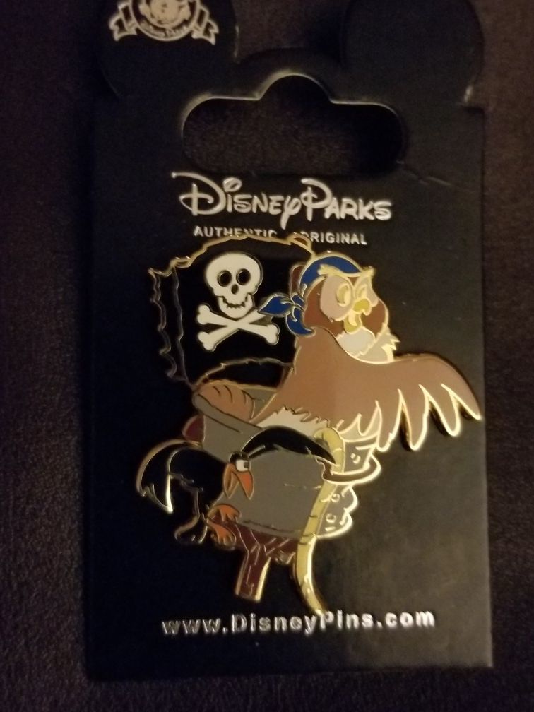 NEW DISNEY THE GREAT OWL PIRATES OF THE CARIBBEAN PIN