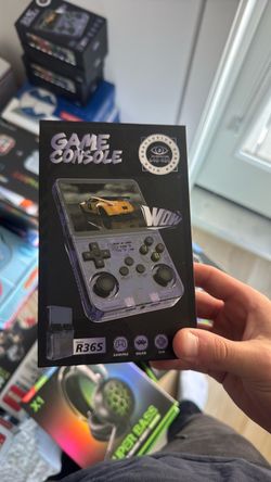R36S 24,000 Games built in console new gaming