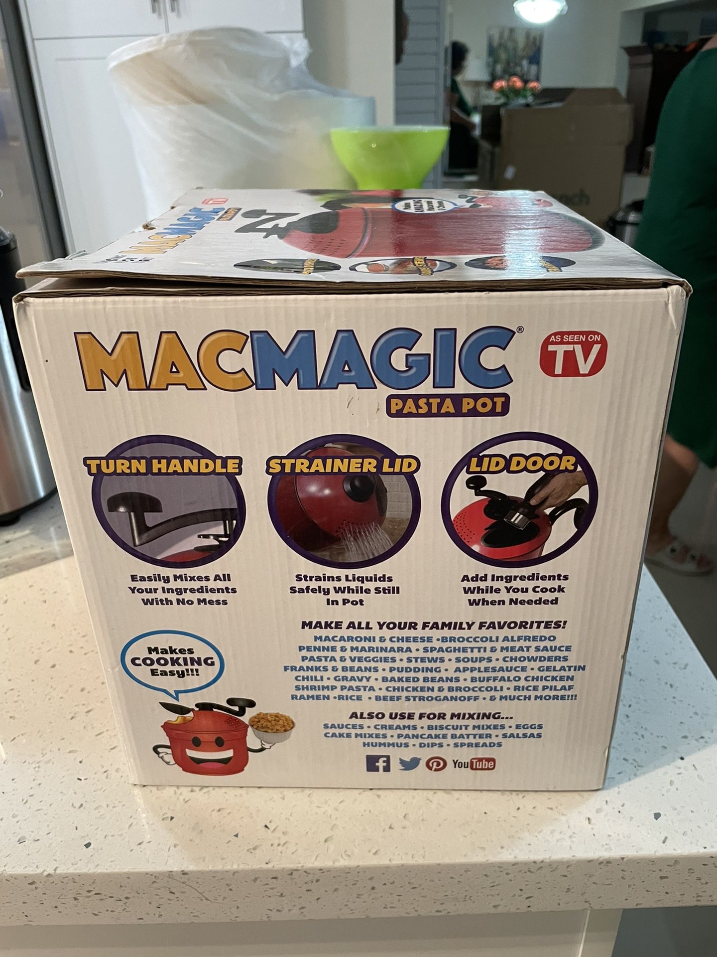 Mac Magic Pasta Maker Pot Strainer