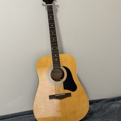 Silvertone Acoustic Guitar. Pro Series Model D09. 