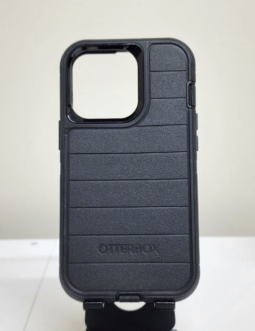 OtterBox Defender Pro Series Case for Apple iPhone 13 Pro - Black