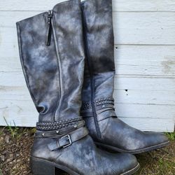 Grey Boots 