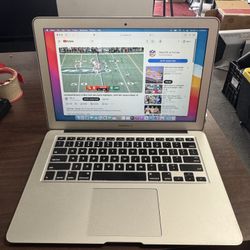 MACBOOK AIR LAPTOP **APPLE**COMES WITH CHARGER 