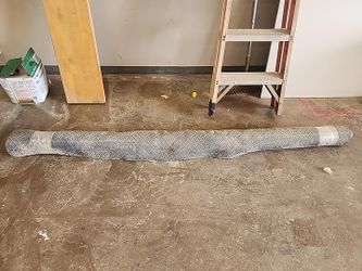 Diamond Plate Flooring / Mat Roll – $50 OBO
Large roll of gray diamond-plate patterned flooring/mat material. Good for a garage, shop, trailer, workbe