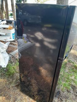 haeir black refrigerator