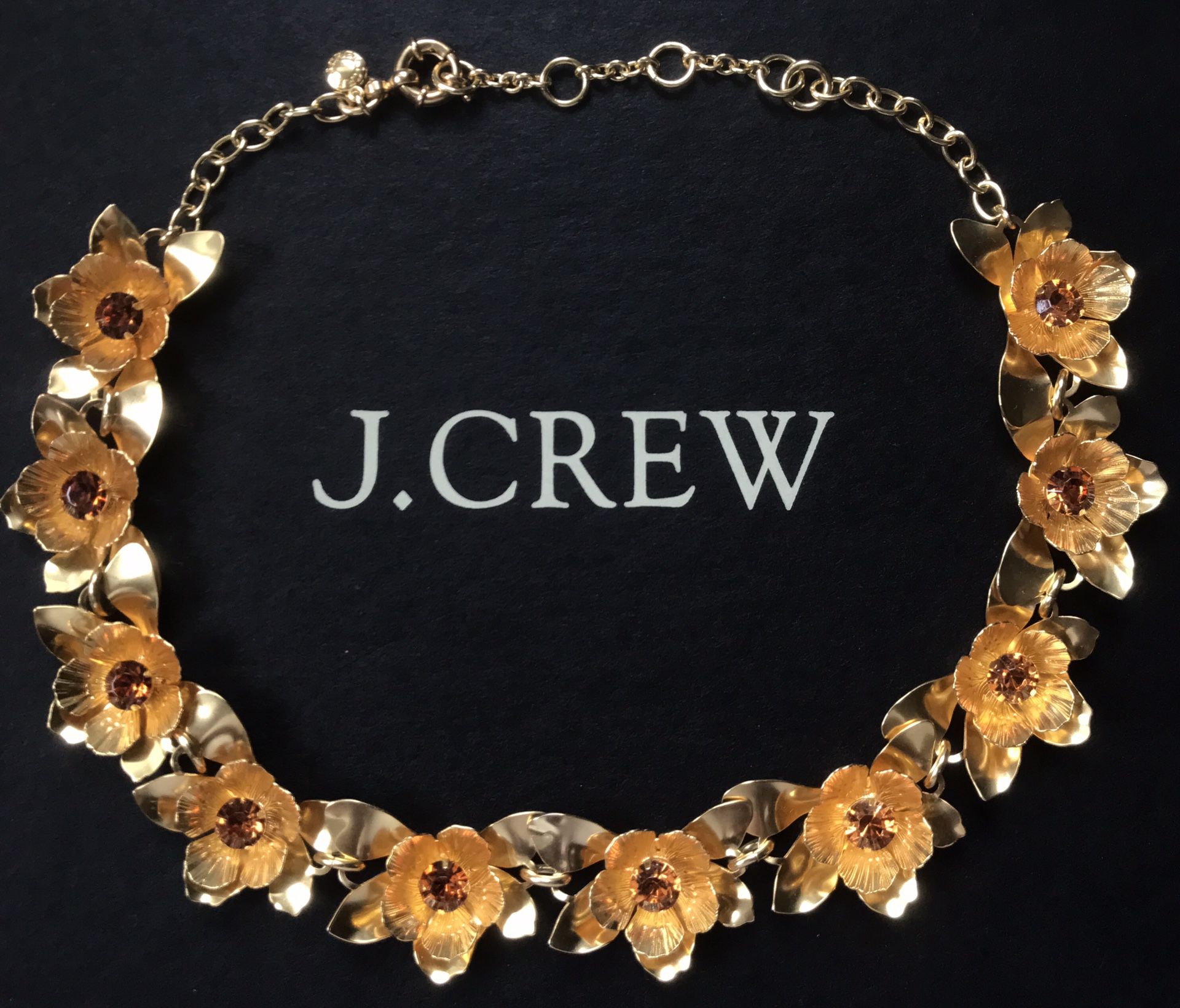 (NEW) (1 AVAILABLE) WOMEN’S J.CREW OVERSIZED FLOWER NECKLACE - SIZE: OS (ONE SIZE) 