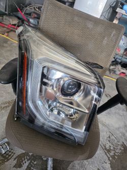 2015-20 Gmc Yukon Headlight Oem