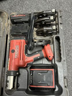 RIDGID RP 210 Press Tool Kit with batteries, charger, clamps 1/2" To 1-1 (45886)