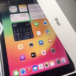 iPad Gen 6/9.7” 32GB with Box /w cable and case brand new 169$ 