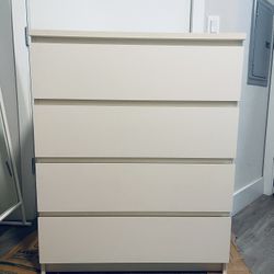 Dresser Or Chest Or cabinet With 4 Drawers 