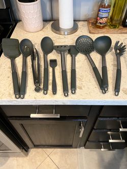 10 piece metal and silicon utensil set