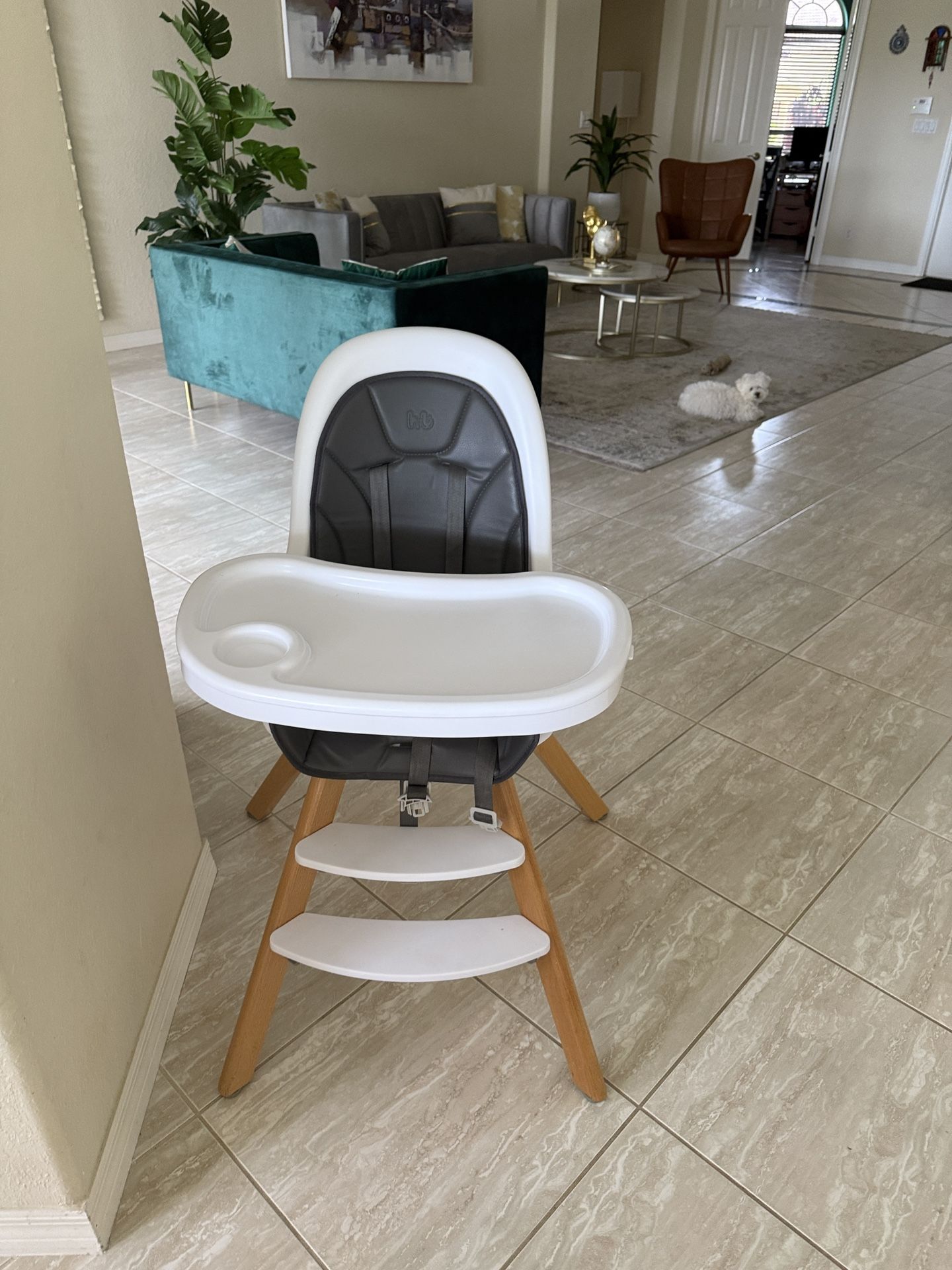 Kid High Chair- 2 In 1- High Quality- Like New 70 Dollars