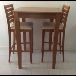 Cherry pub table with 2 stools / Brand New