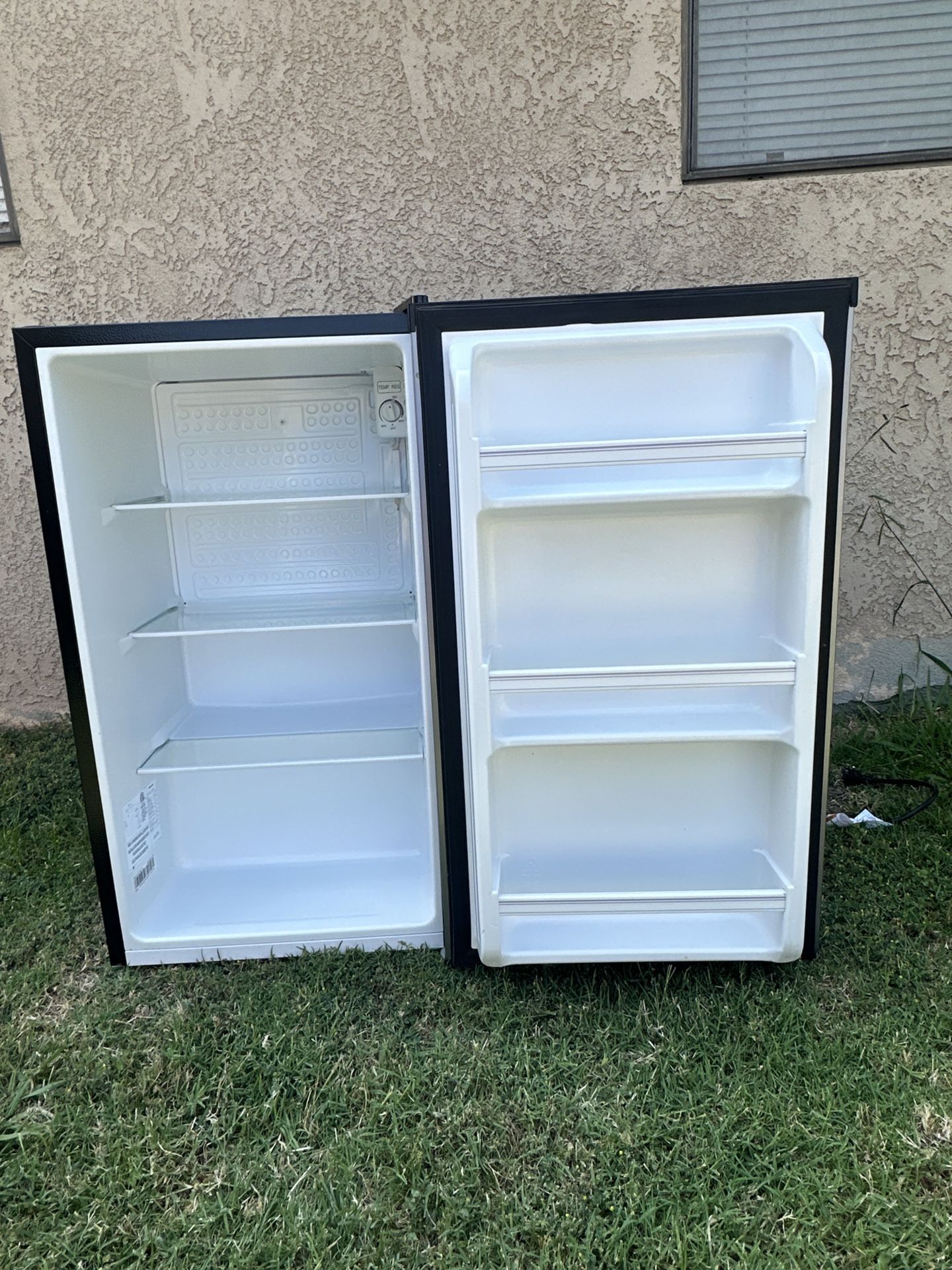 Hisense 3.3CF Sliver Mini Fridge