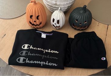 Champion Black Sweatshirt L and Sweatpants  M