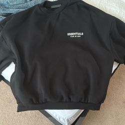 Essentials Crewneck 