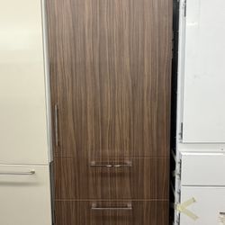 Sub Zero Panel Ready Built In 36” Bottom Freezer Fridge Internal Water