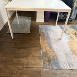 White Table/Desk — NEED GONE ASAP