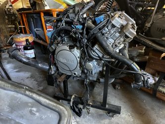 FZR 1000 Parts, Lots Of Parts!