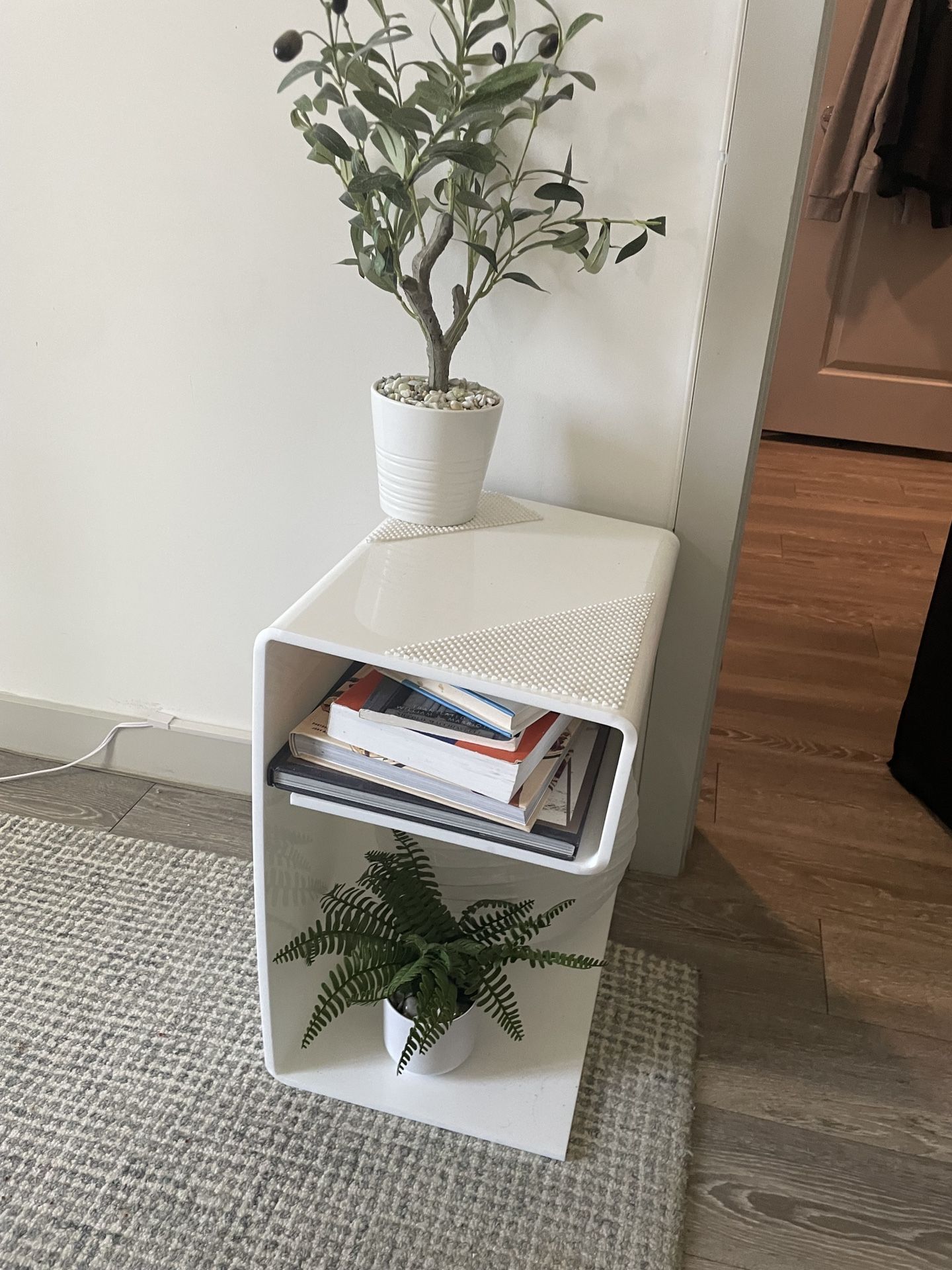 Modern White End Table - Side Table - Must Sell Soon! GREAT DEAL