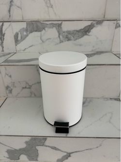 White trash can