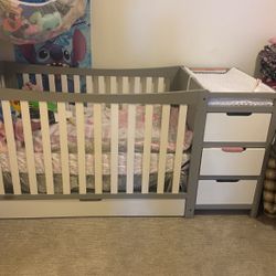Crib With Changing Table 