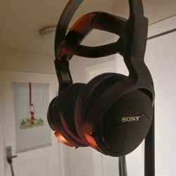 Stereo Headphones Sony Wireless With Charging Dock