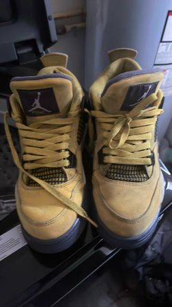 Lightning, yellow and black Jordan retros 7y