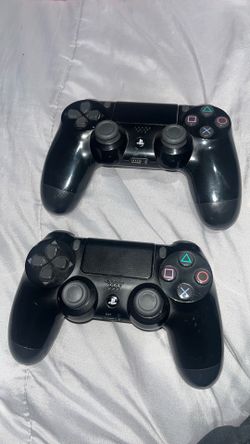 PS4 controllers