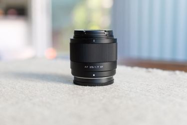 Viltrox 25 F/1.7