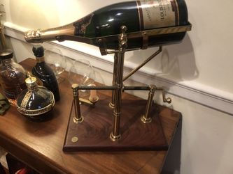 Wine Decanting Cradle