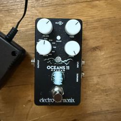 Electro harmonix reverb Pedal