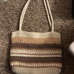Lady macrame handbag