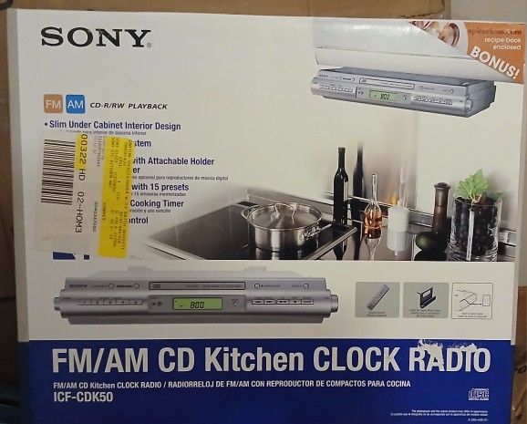 CD Kitchen Clock Radio With Mouths