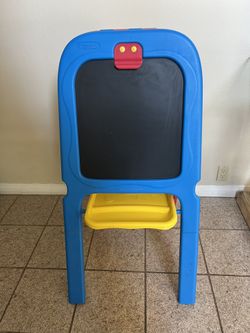 Crayola Double sided Easel Whiteboard Blackboard 