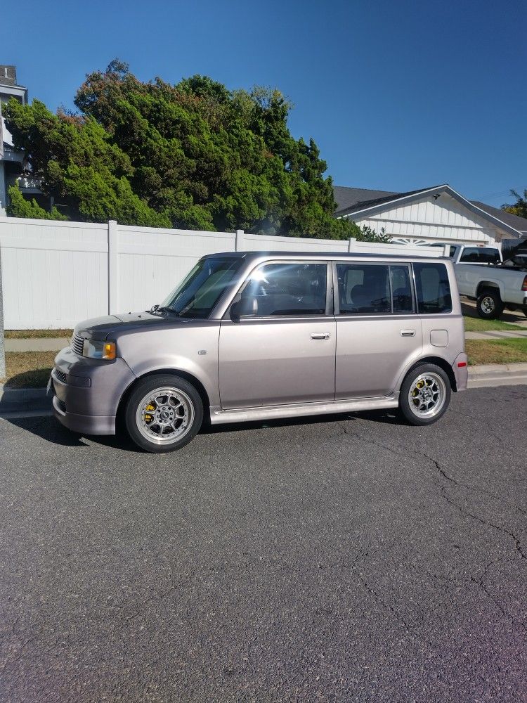2005 Toyota Scion xB