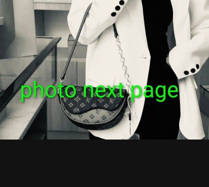 Purse. Bag. Shoulder Bag. Handbag. Tote