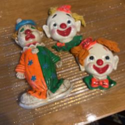 Clown Statue & 2  Clown Wall Plaques 