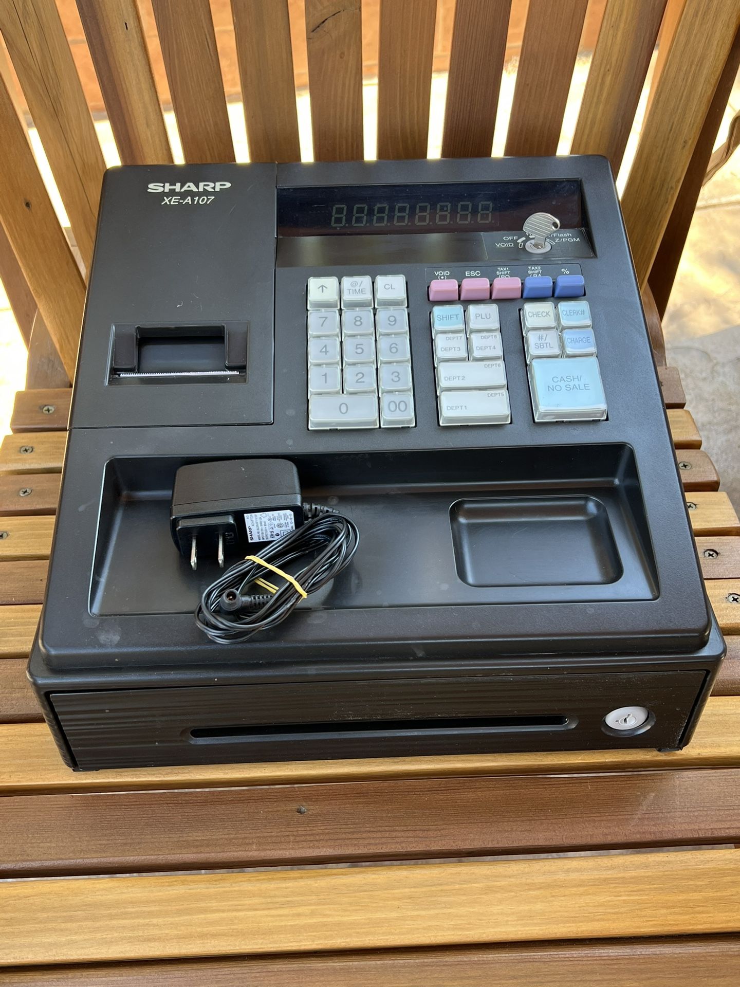 SHARP XE A107 ELECTRONIC CASH REGISTER W/LED DISPLAY POWER CORD & KEY INCLUDED