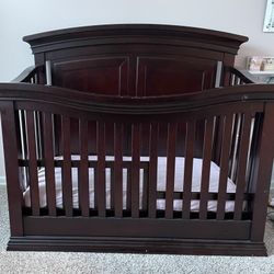 Farmhouse Style Wood Crib