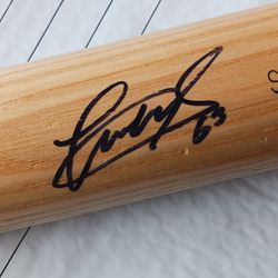 Signed Mariners Official Baseball Bat 20$