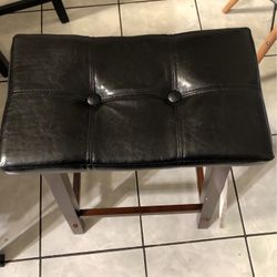 New 23inch High Stools Assembled  Or Unassembled  In Boxes   40 Each 