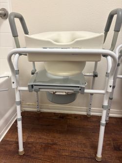 White raised toilet seat with arms - 5 inches