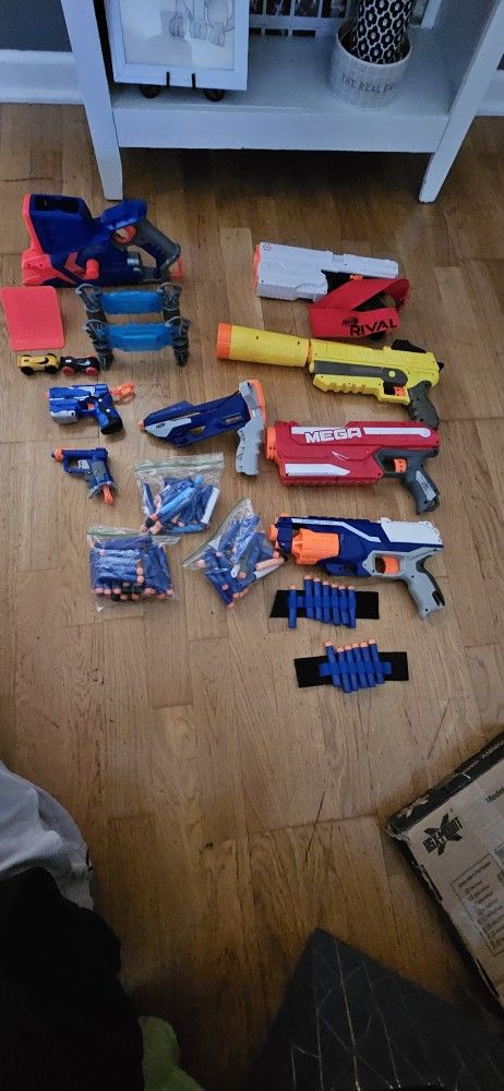 NERF GUNS AND ACCESSORIES