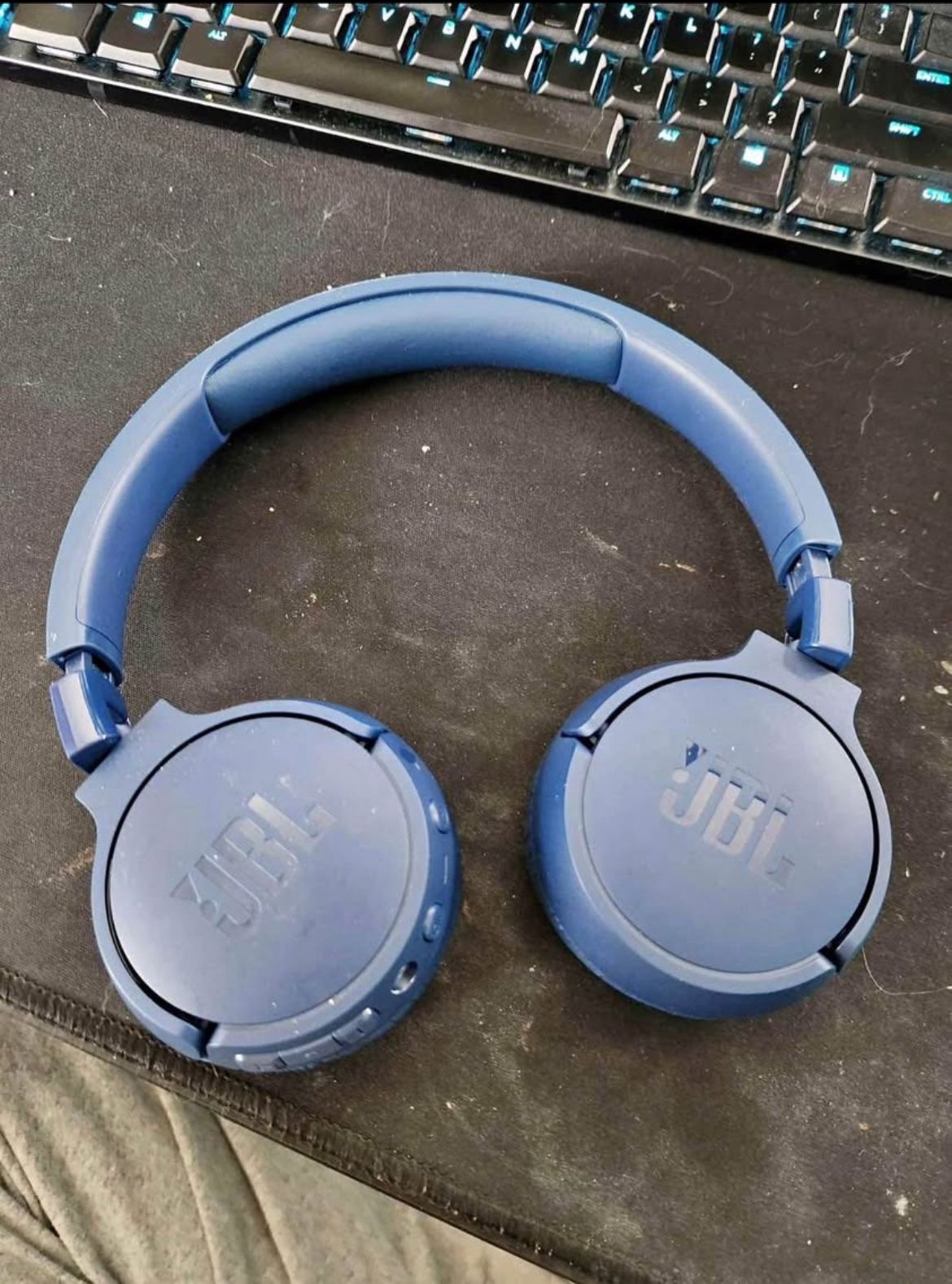 JBL Tune 520BT Wireless Bluetooth On-Ear Headphones Blue New Sealed