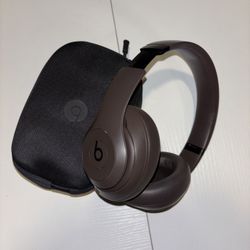 Beats Studio Pro Bluetooth Wireless Headphones - Deep Brown