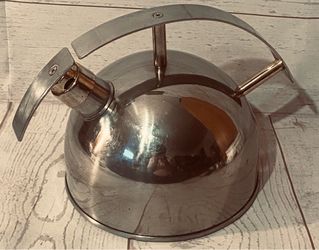 Modern Chantal Saturn Stainless Steel Whistle Tea Kettle Pot 1.5qt SL37-16