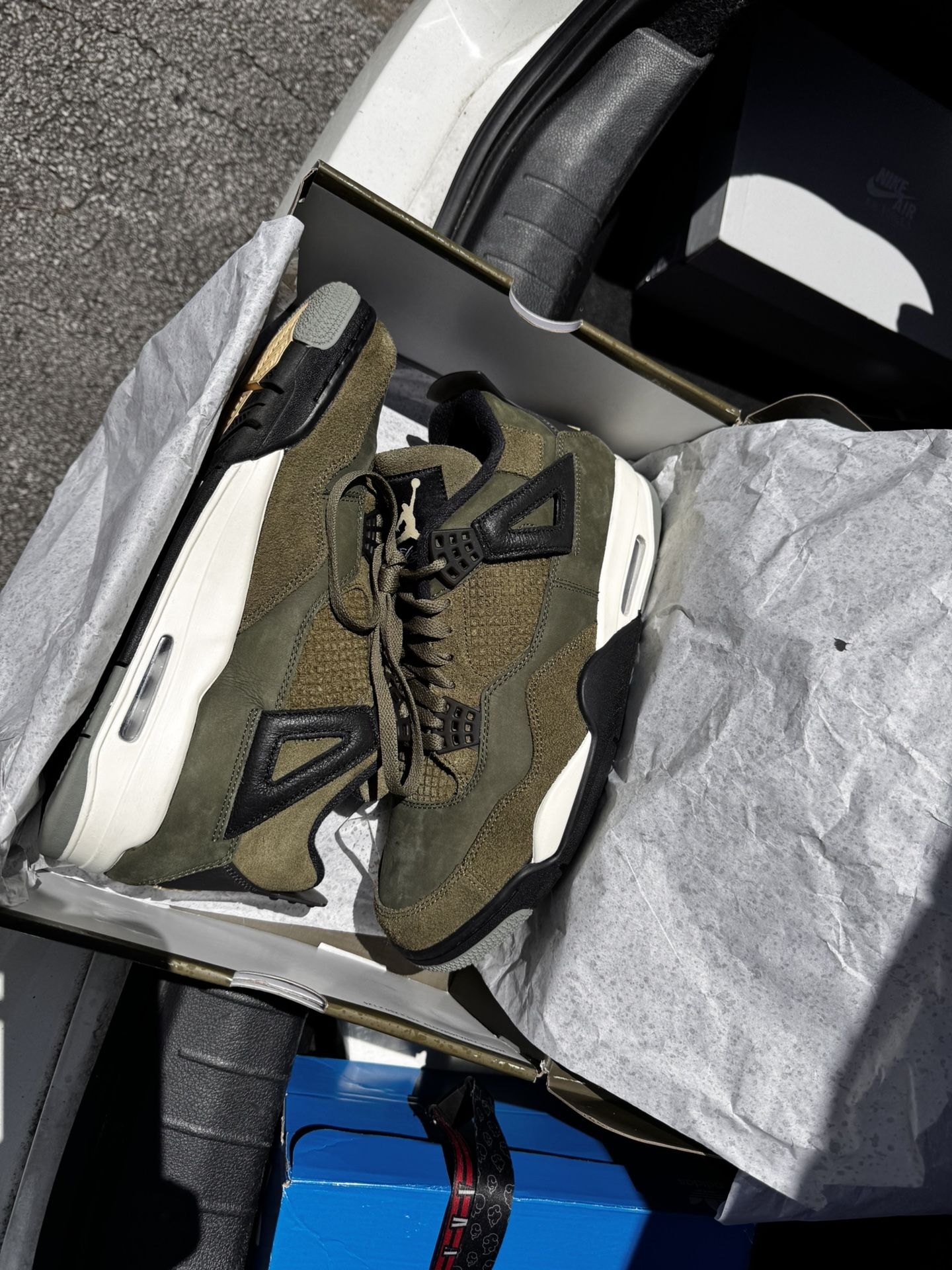 Jordan Retro 4 Olive