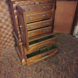 Vintage Jewelry Box (3 Of 5)